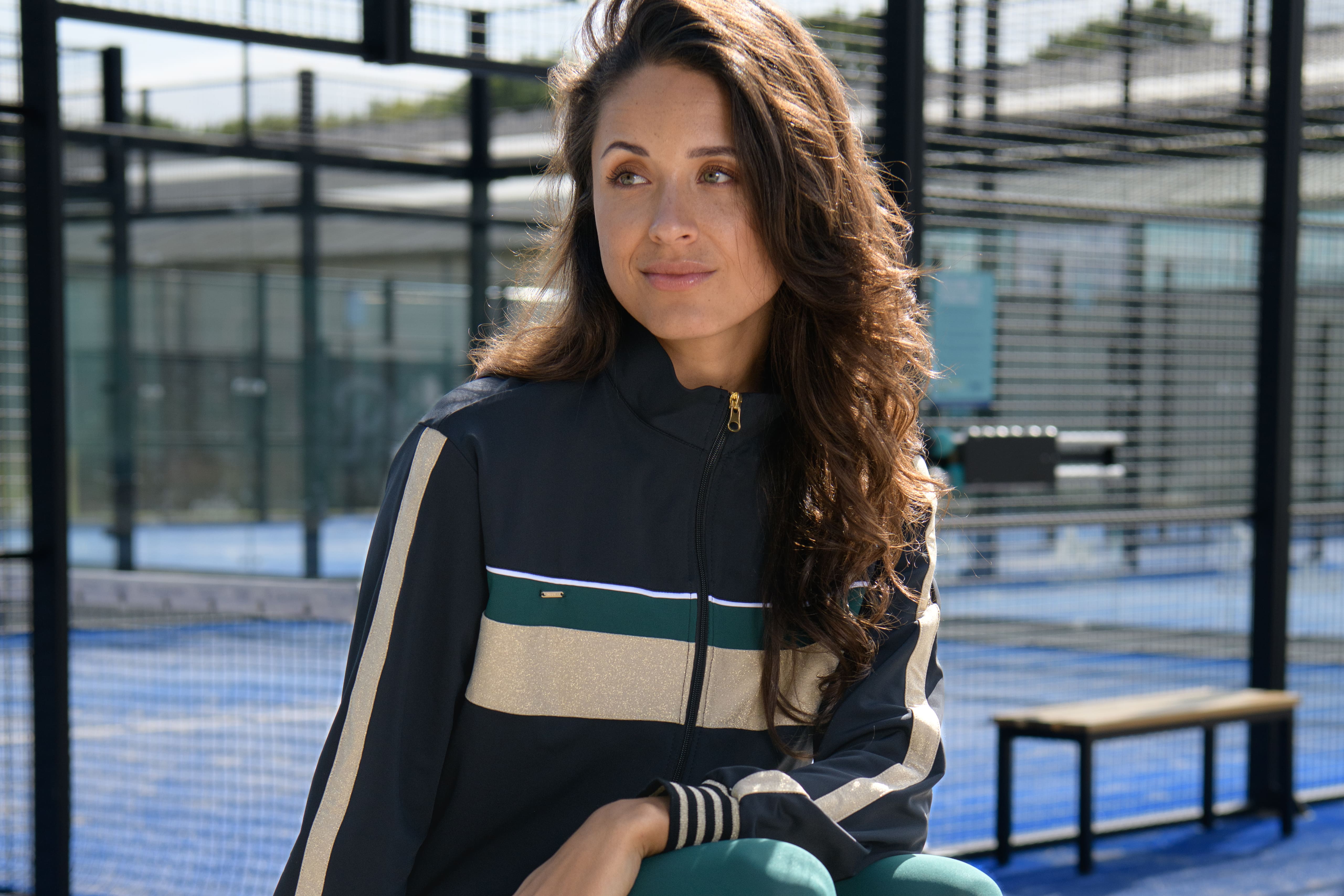 Padel kleding dames: de complete checklist (van top tot rokje) - Padel73